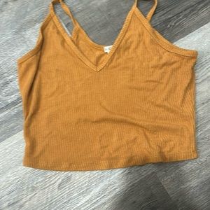Color mustard, very cute crop top